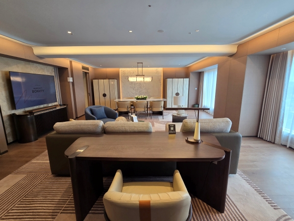 ▲ 앰배서더 스위트 응접실ⓒ최신혜 기자