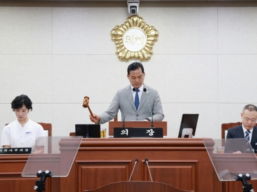 ▲ 무안군의회가 12일 제303회 임시회를 제2차 본회의를 끝으로 마무리했다.ⓒ무안군의회 제공