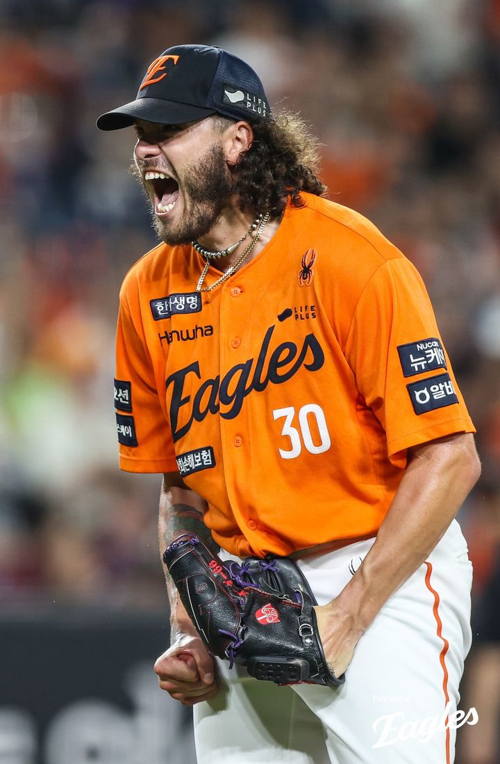 ▲ 폰세가 호투한 한화가 키움을 잡고 1위 롯데와 격차를 2.5경기로 좁했다.ⓒ한화 이글스 제공