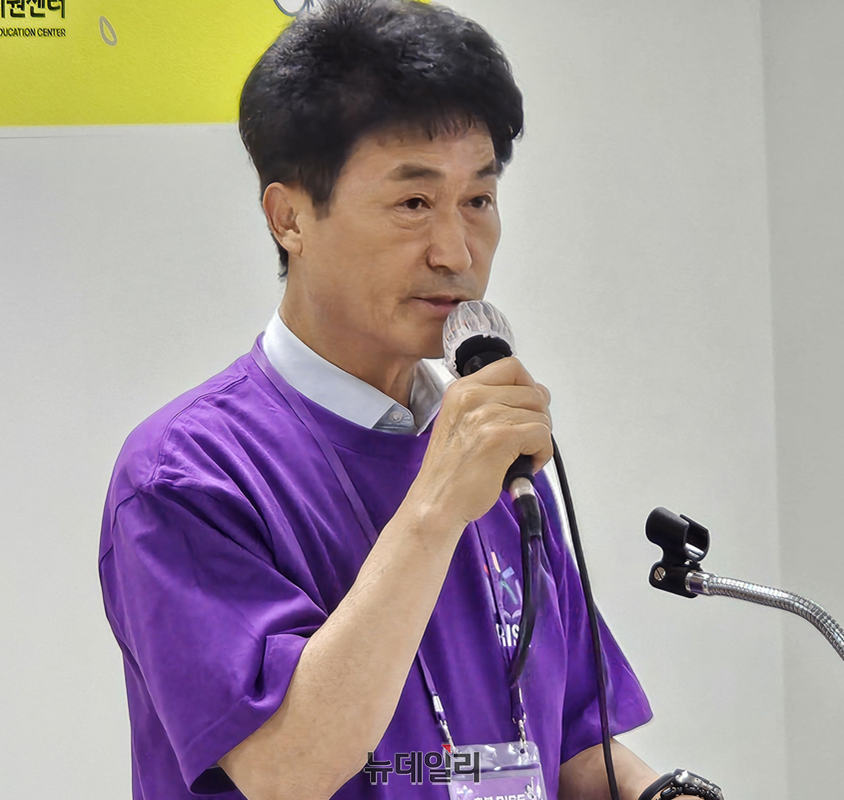 ▲ 이양섭 충북도의장은 13일 청주 충북인재평생교육진흥원에서 열린 ‘2025 충북 라이즈 서포터즈 2기 발대식’에서 인사말을 하고 있다.ⓒ김정원 기자