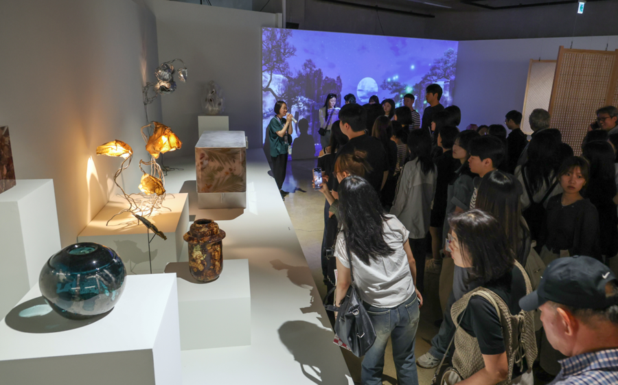 ▲ 2025 청주공예비엔날레 부산 관람객.ⓒ2025 청주공예비엔날레조직위