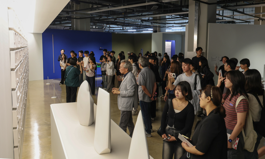 ▲ 2025 청주공예비엔날레 부여 관람객.ⓒ2025 청주공예비엔날레조직위