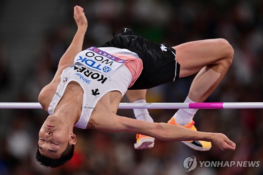 ▲ 우상혁이 2025 세계육상선수권 남자 높이뛰기 예선에서 2ｍ25를 넘어 3위에 올랐다.ⓒ연합뉴스 제공