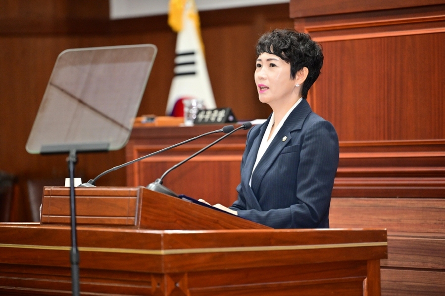 ▲ 우지연 김천시의회의원이 5분자유발언을 하고있다ⓒ김천시의회 제공