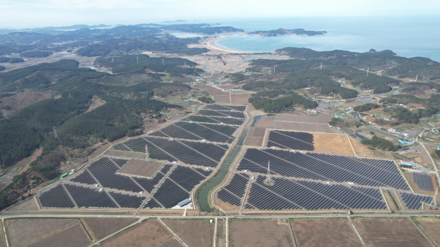 ▲ 충남 태안군에 준공한 '태안 햇들원 태양광 발전소' 전경ⓒGS건설