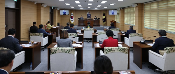 ▲ 16일 제294회 임시회를 끝으로 8일간 일정을 마쳤다.ⓒ부여군의회