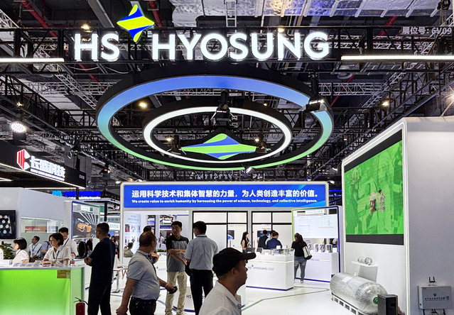 ▲ 중국 상하이에서 진행되고 있는 ‘CCE 2025’에 참가한 HS효성첨단소재 부스 ⓒHS효성