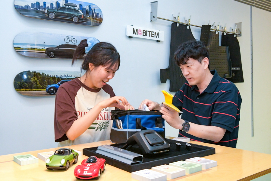 ▲ 현대모비스가 오는 19일부터 서울 강남에 위치한 차량 특화 전시 카페 'EREVO'에서 차량 용품 전시회를 개최한다.ⓒ현대모비스