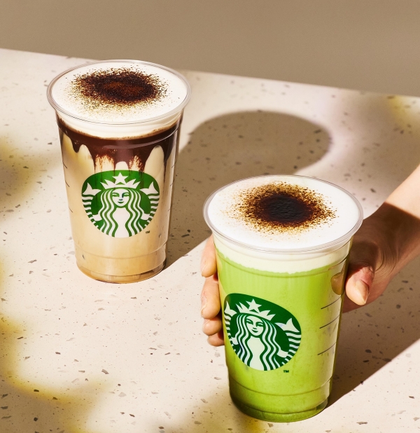 ▲ 블랙 글레이즈드 라떼와 말차 글레이즈드 티 라떼ⓒ스타벅스 코리아