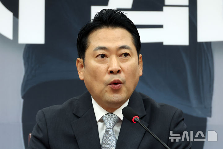 ▲ 장동혁 국민의힘 대표가 18일 서울 여의도 국회에서 열린 최고위원회의에서 발언하고 있다. ⓒ뉴시스