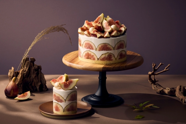 ▲ 더 아트리움 라운지 가을 디저트 무화과 생크림 홀케이크ⓒ페어몬트 앰배서더 서울 호텔