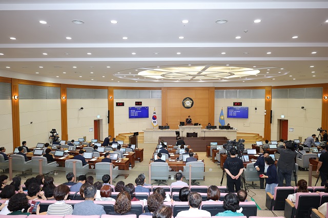 ▲ 포항시의회는 18일 오전 제325회 임시회 제3차 본회의를 열었다.ⓒ포항시의회