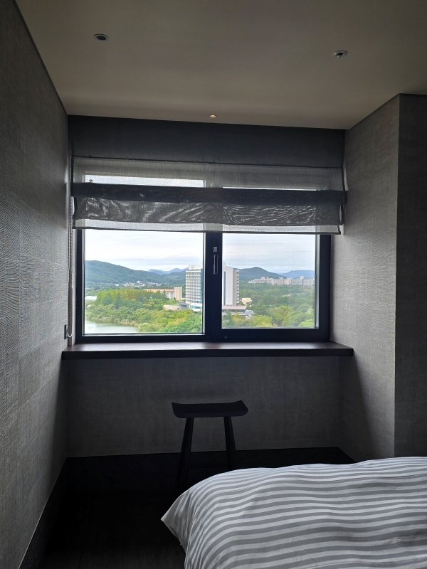 ▲ 프리미어 스위트의 특징은 '사색의 창'이다. ⓒ최신혜 기자