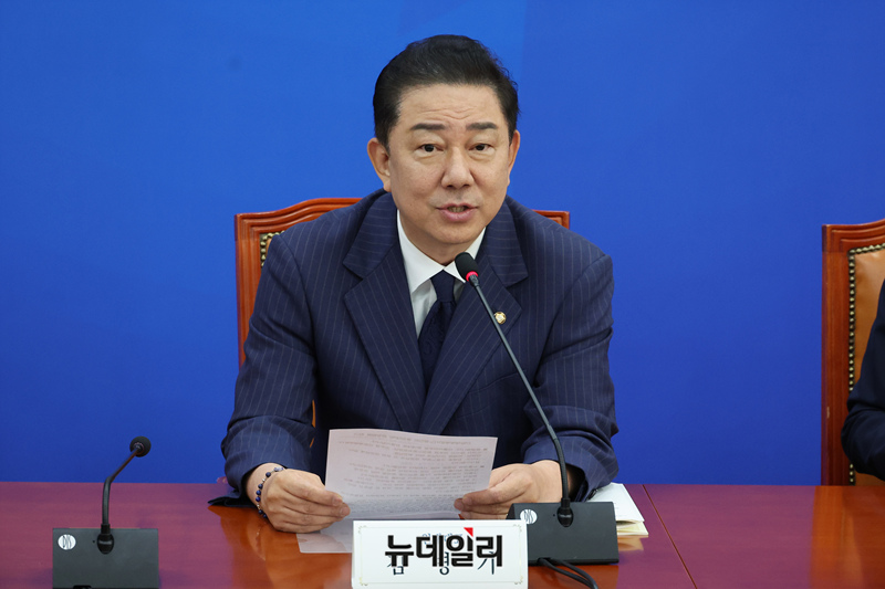 ▲ 김병기 더불어민주당 원내대표가 지난 15일 오전 국회에서 열린 '중대재해 예방을 위한 노동안전 종합대책 발표'에서 발언을 하고 있다.ⓒ이종현 기자