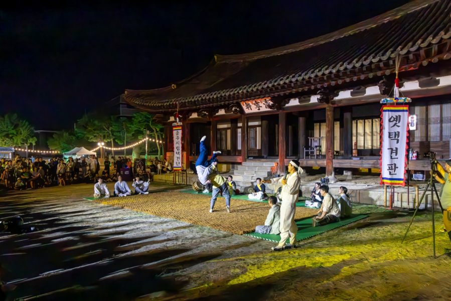 ▲ 2026년 국가유산 야행 사업에 최종 선정돼 내년 9월 관아공원과 호암토성 일원에서 ‘달빛 흐르는 역사의 길을 따라서’라는 부제로 야행 프로그램을 운영한다. ⓒ충주시