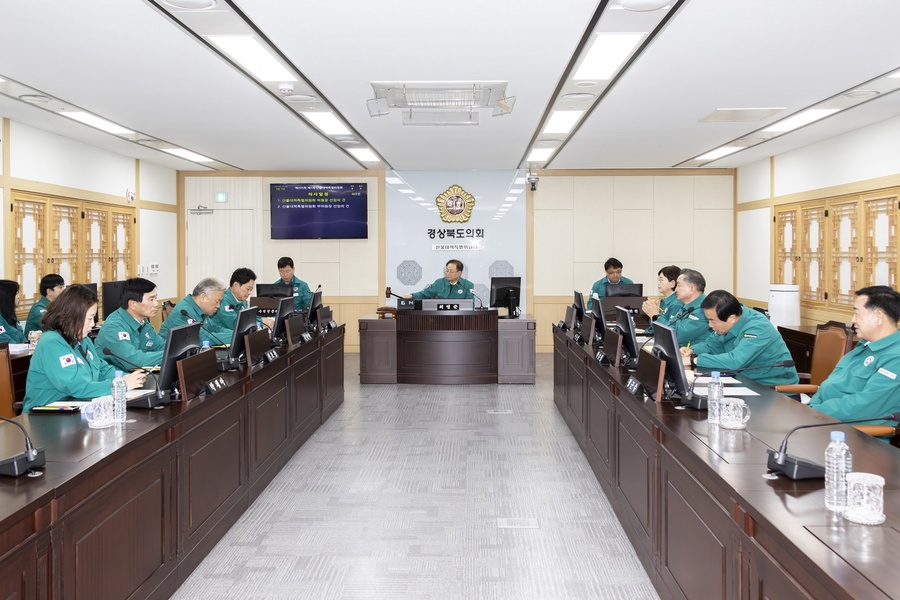 ▲ 경북도의회 산불대책특별위원회(위원장 최병준)는 지난 3월 경북에서 발생한 초대형 산불로 인한 도민 피해보상을 위해 지속적으로 추진해 온 특별법 제정이 9월 18일 국회 산불피해지원대책특별위원회를 통해 통과됐다.ⓒ경북도의회