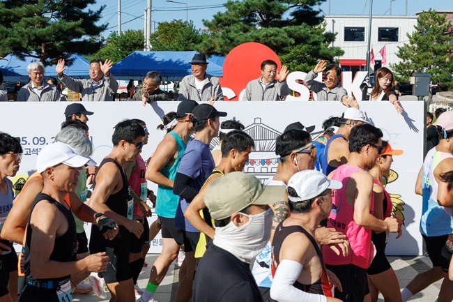 ▲ 철원군이 21일 '제22회 철원DMZ국제평화마라톤대회'를 성황리에 마쳤다.ⓒ철원군