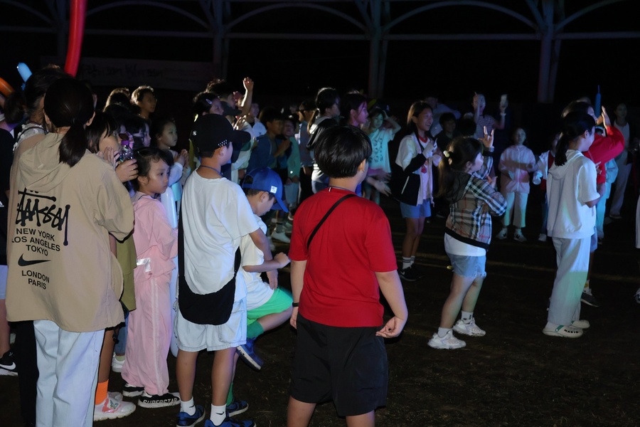 ▲ 영천시가 주관하는 ‘별빛나이트투어’가 지난 20일 화랑설화마을에서 열띤 분위기 속에 개최됐다.ⓒ영천시