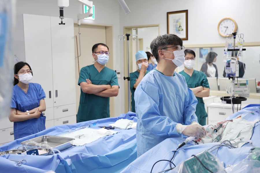 ▲ 박형섭 교수(계명대 동산병원 심장내과장)는 방사선 제로 기반 부정맥 도자절제술은 환자 안전성과 치료 효과를 동시에 확보할 수 있는 최신 치료법으로 세계적으로 주목받고 있다.ⓒ계명대 동산병원