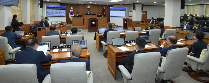 ▲ 충남 논산시의회가 22일 제266회 임시회 제2차 본회의를 하고 있다.ⓒ논산시의회