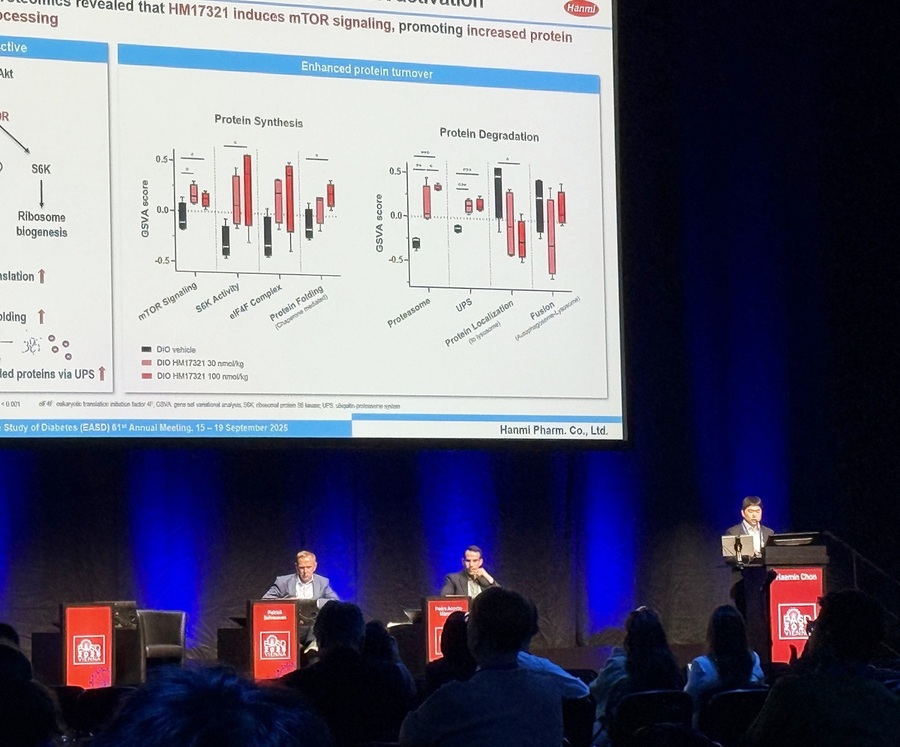 ▲ 한미약품 R&D센터 전해민 임상이행팀장(상무) 비만 신약 HM17321 연구를 발표하는 모습. ⓒ한미약품