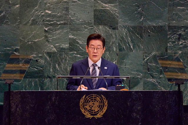 ▲ 이재명 대통령이 23일(현지 시간) 미국 뉴욕 유엔 본부에서 열린 제80차 유엔 총회에서 기조연설을 하고 있다. ⓒ뉴시스