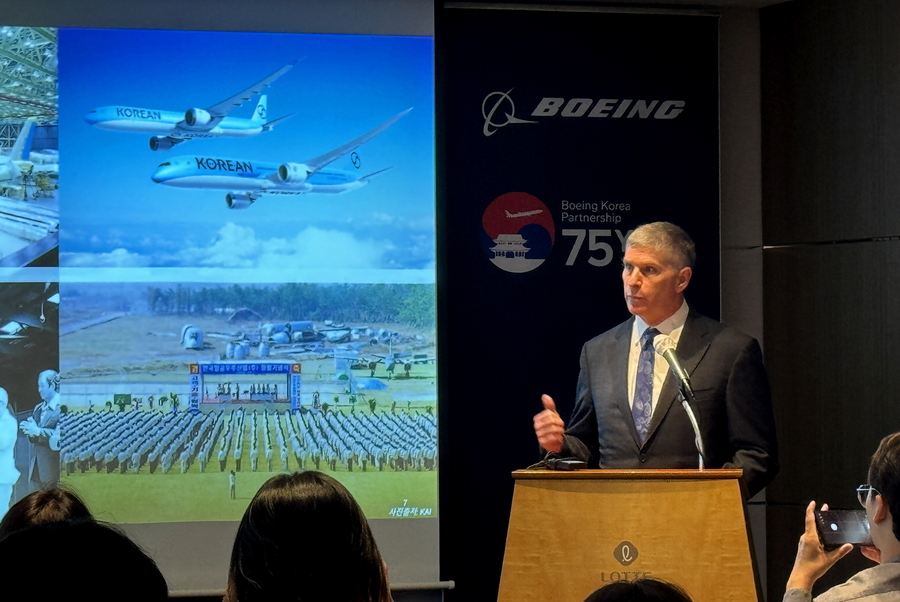 ▲ 윌 셰이퍼 보잉코리아 사장이 한국과의 75주년을 되돌아보면서 향후 미래 비전에 대해 설명하는 모습. ⓒ김재홍 기자