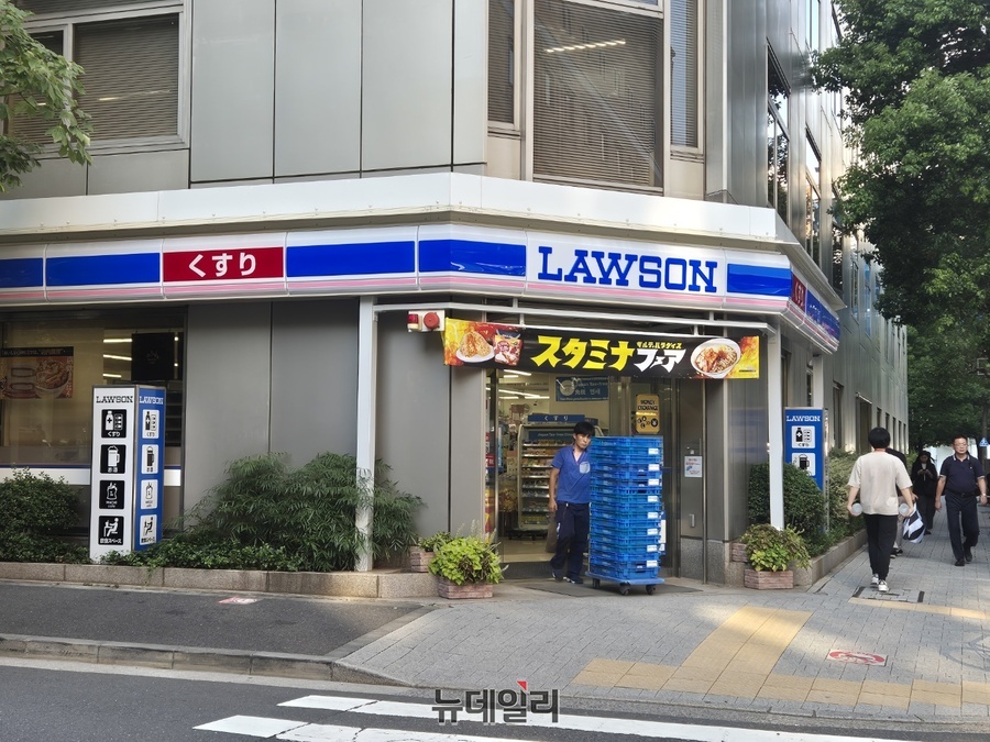 ▲ 긴자역 인근에 위치한 편의점 로손 전경ⓒ조현우 기자