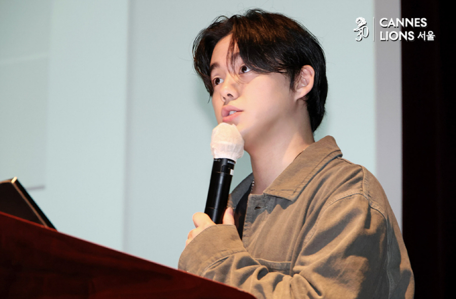 ▲ 연제민 뷰바 대표가 25일 서울 종로구 광화문 씨네큐브에서 열린 '2025 칸라이언즈서울'의 연사로 나서 'IP의 넥스트 스텝, O2O IP'를 주제로 강연하고 있다. ⓒ정상윤 기자