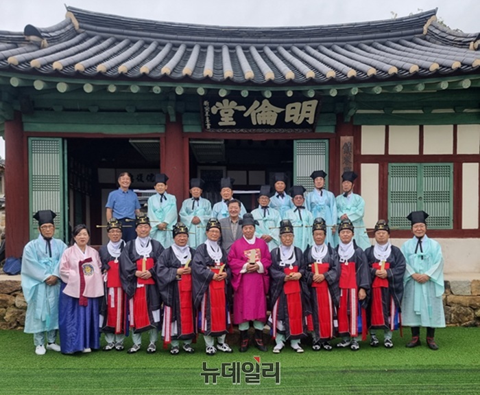 ▲ 대전 유성구는 25일 대성전에서 2025년 추계 석전대제를 봉행했다.ⓒ김경태 기자