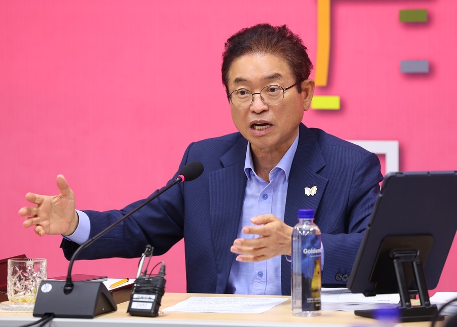▲ 이철우 경북도지사는 큰 행사일수록 날짜가 임박함에 따라 많은 변수가 생기겠지만, 남은 기간 흔들리지 말고 체크리스트를 잘 정비해서 지방 차원에서 할 일을 꼼꼼하게 챙겨 나가면 된다”고 말했다.ⓒ경북도
