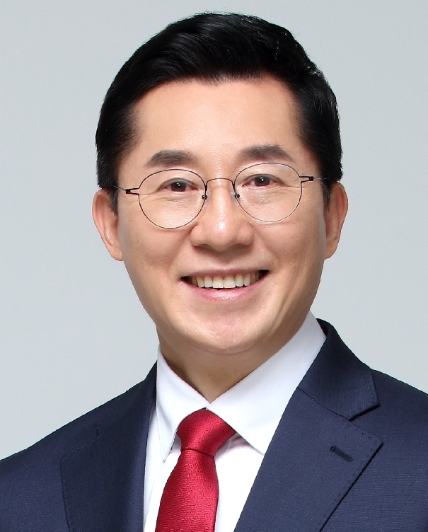 ▲ 중국공산당의 이른바 문화대혁명 시절, 홍위병들의 인민재판이 난무했다. 국회 법사위의 대법원장 청문회는 외형상 법절차란 외투를 뒤집어 썼지, 본질은 이런 인민재판과 다르지 않다. ⓒ