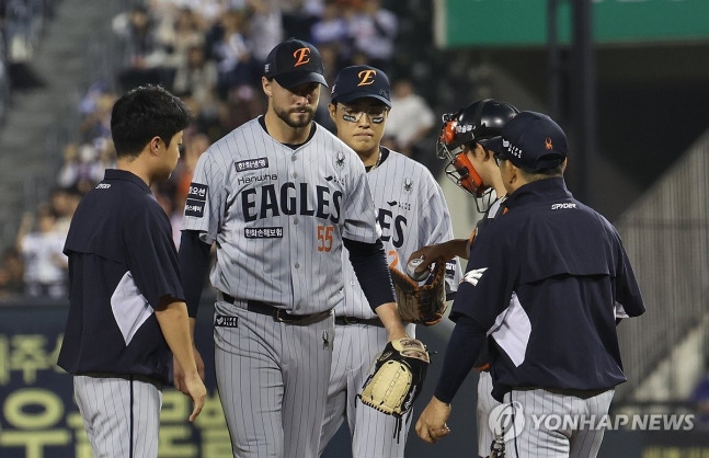 ▲ 한화의 에이스 와이스가 무너지며 패배했다. LG는 매직넘버를 '3'으로 줄였다.ⓒ뉴시스 제공