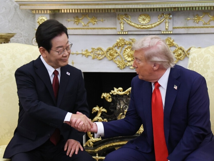 ▲ 이재명 대통령이 트럼프 대통령과 정상회담을 갖고 있다. /연합뉴스