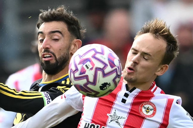 ▲ '캡틴' 페르난데스가 페널티킥을 실축한 맨유가 브렌트포드에 1-3으로 패배햇다.ⓒ연합뉴스 제공
