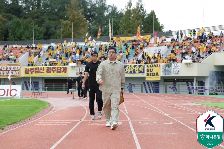 ▲ 절친 감독 더비였던 안양과 광주의 경기는 0-0 무승부로 끝났다.ⓒ한국프로축구연맹 제공