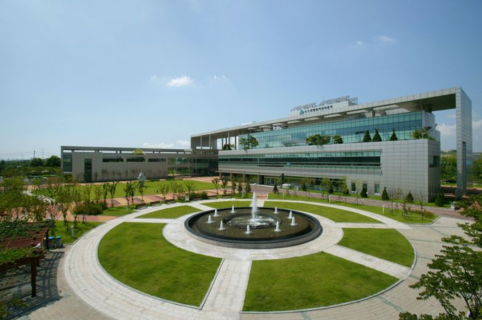 ▲ 수도권매립지관리공사는‘2025년 악취분야 숙련도시험’에서 전 항목 만점으로 ‘적합기관’ 평가를 받았다. ⓒ수도권매립지관리공사 제공