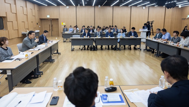 ▲ 임태희 경기도교육감이 29일 남부청사에서 열린 '2025년 직속기관장 협의회'에 참석해 인사말을 하고 있다. ⓒ경기도교육청 제공