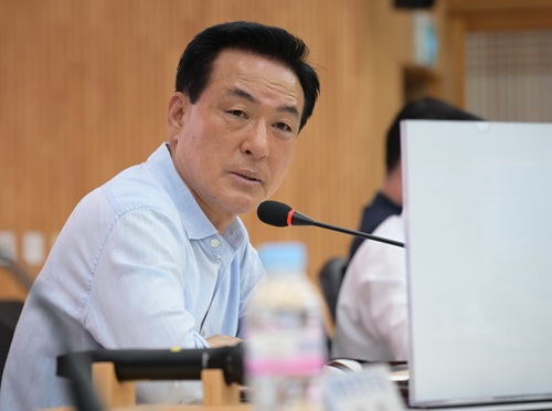 ▲ 백성현 논산시장이 지난 29일 시청에서 열린 '2026년 시책구상 보고회'에서 모두 발언을 하고 있다.ⓒ논산시