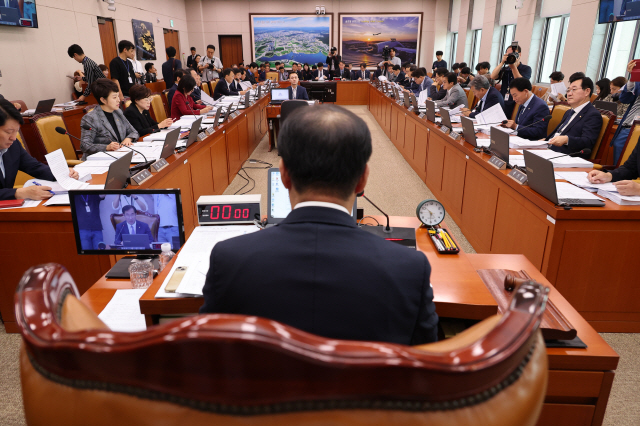 ▲ 25일 서울 여의도 국회에서 국토교통위원회 전체회의가 열리고 있다ⓒ연합뉴스