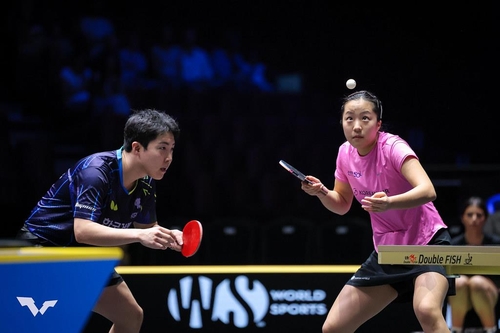 ▲ 임종훈-신유빈 조가 중국 스매스 16강서 중국의 천위안유-콰이만 조에 패배하며 탈락했다.ⓒWTT 제공