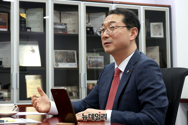 ▲ 김건 국민의힘 의원이 30일 국회 의원회관에서 뉴데일리와 인터뷰를 진행하고 있다. ⓒ이종현 기자