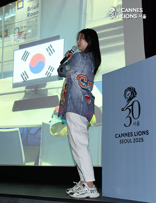 ▲ 차수연 틱톡 크리에이티브 리드가 'Young Lions, Big Career: 칸 라이언즈가 바꾼 나의 커리어 이야기'를 주제로 강연하고 있다. ⓒ정상윤 기자