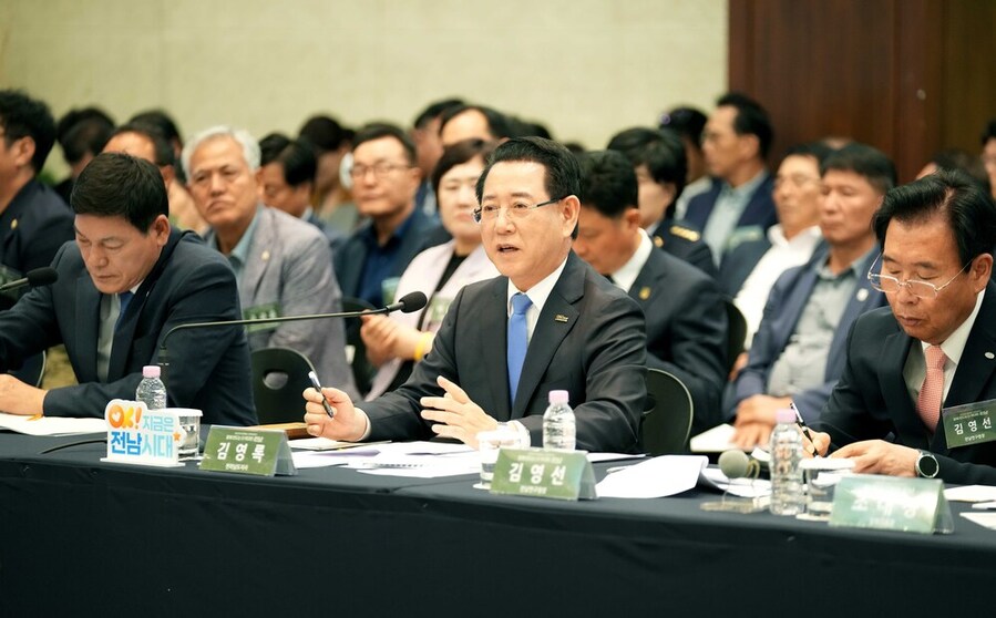 ▲ 김영록 전라남도지사가 30일 담양군 담양리조트에서 열린 ‘담양군 정책비전 투어’행사에 참석해 인사말을 하고 있다.ⓒ전라남도 제공