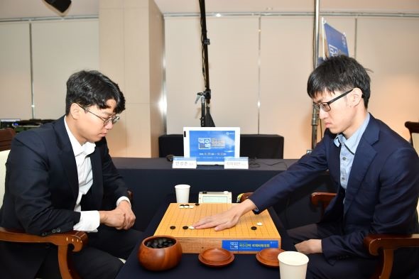 ▲ 변상일, 안성준 9단이 제11회 전라남도 국수산맥 국제바둑대회 세계프로최강전 4강에 이름을 올렸다.ⓒ한국기원 제공