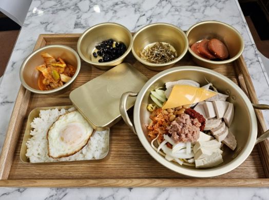 ▲ 칠곡 휴게소에서 판매하는 왜관 수제소시지 부대찌개ⓒ한국도로공사