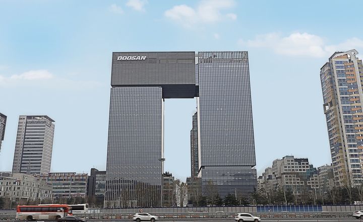 ▲ 경기 성남시 두산타워 전경ⓒ두산