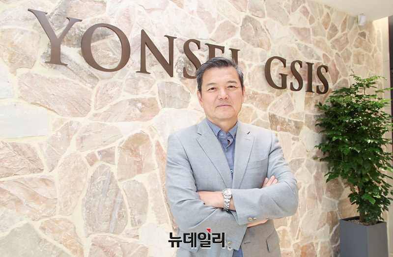 ▲ 이정훈 연세대 국제학대학원장은 지난 1일 서울 서대문구 연세대 새천년관에서 한 뉴데일리와의 인터뷰에서 