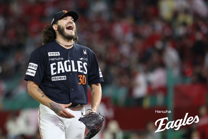 ▲ 한화의 폰세와 삼성의 디아즈가 MVP를 놓고 치열하게 경쟁하고 있다.ⓒ한화 이글스 제공