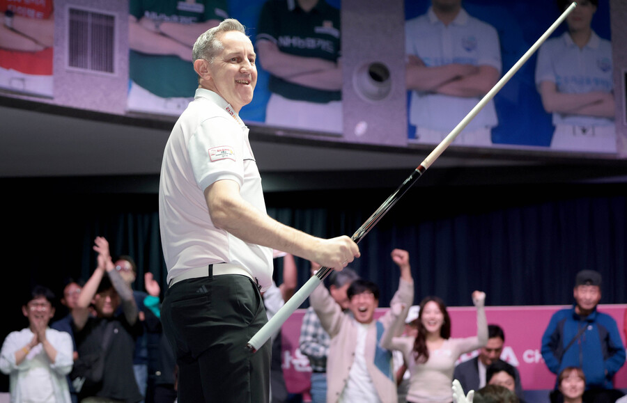 ▲ PBA 결승전서 레펀스는 조재호를 상대로 풀세트 접전 끝에 세트스코어 4-3 승리를 거두고 '한가위 투어' 정상에 섰다.ⓒPBA 제공